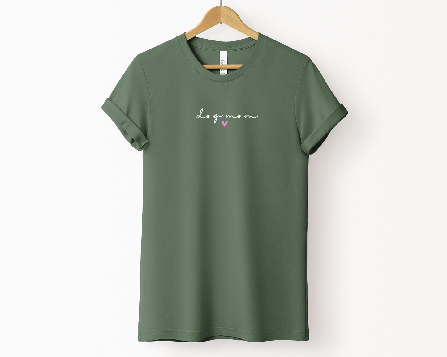 Dog Mom (heart) T-shirt, Pine