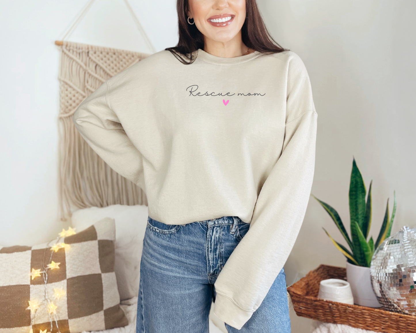 Rescue Mom (Heart) Sweatshirt Softstyle, Sand