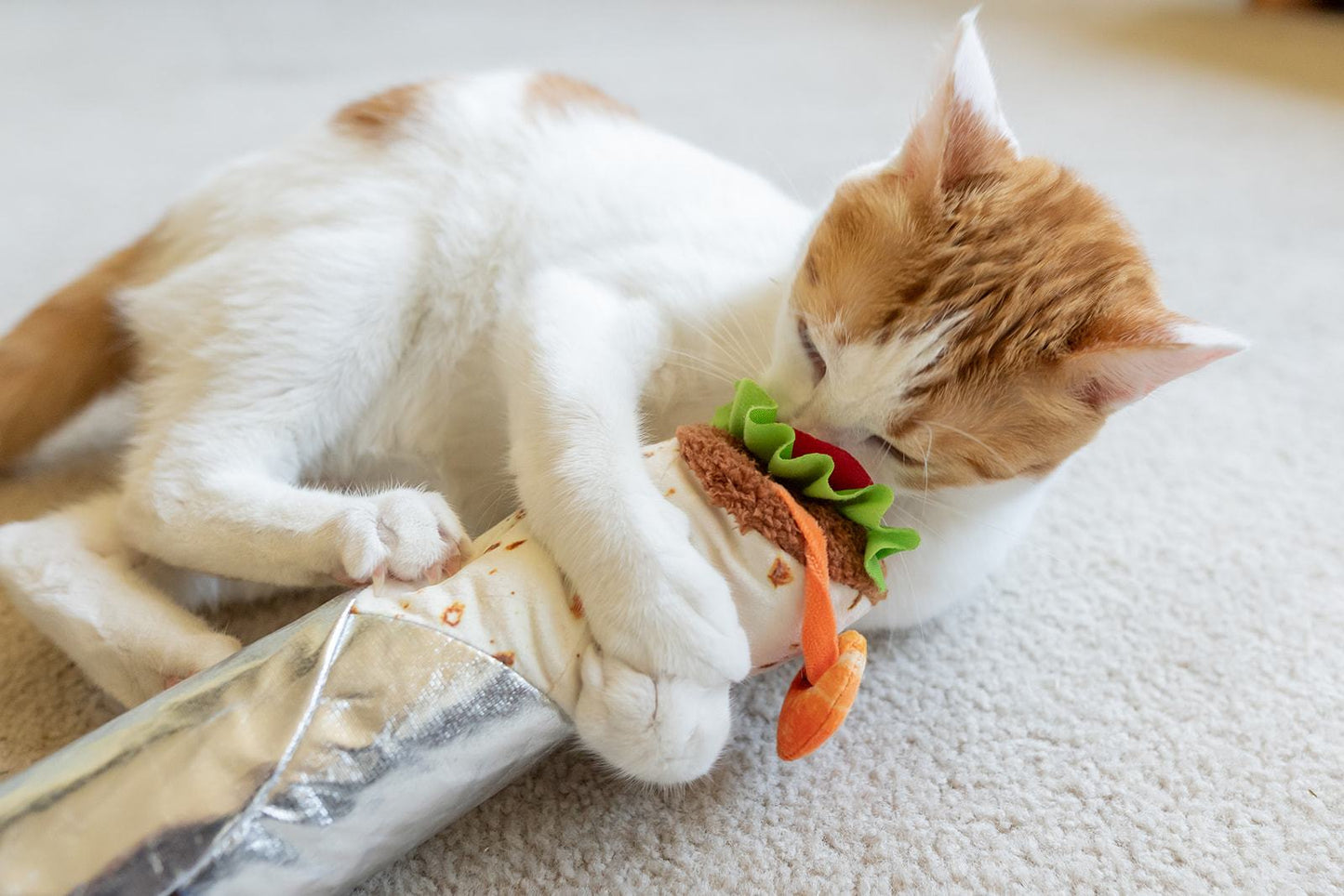 Cat Toy Tuna Baguette / Shrimp Purrito